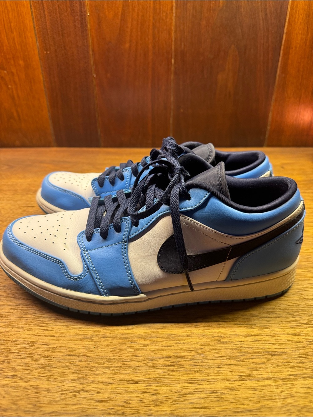 Nike Men's Low-Top Sneakers in Light Blue, White & Black - Picture 2 of 5